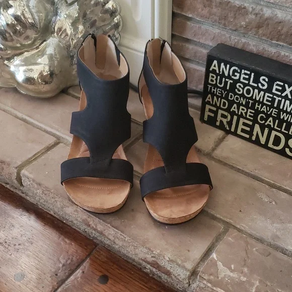 Adrienne Vittadini Tricia Wedge Size 9 - Picture 3 of 13